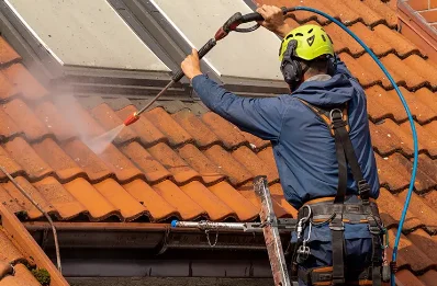 Démoussage et hydrofuge de toiture à Monpazier